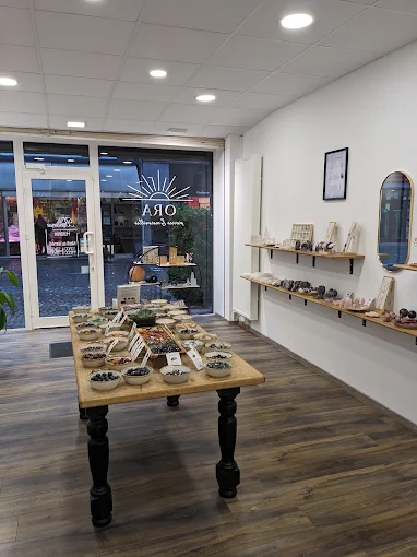 Ora Pierres et Merveilles